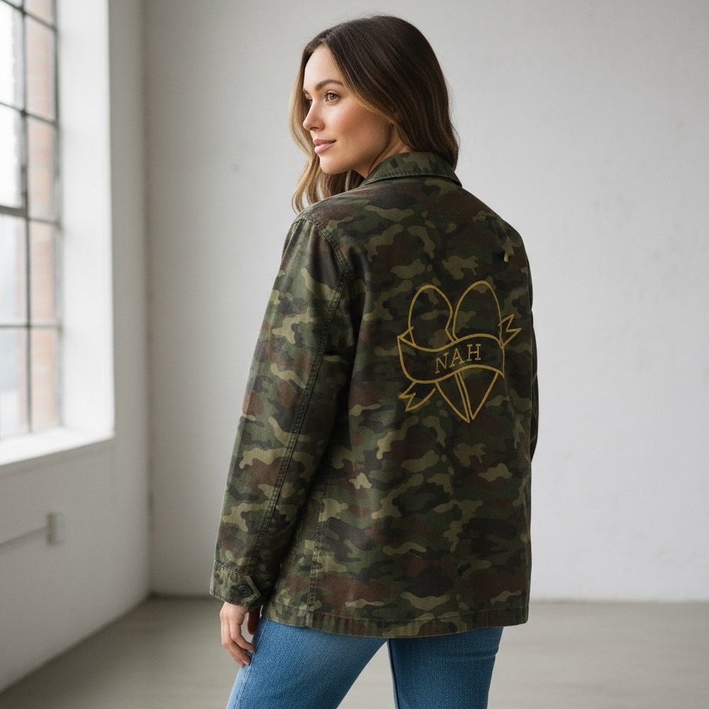American Eagle Camo Denim Jacket Size Medium Embroidered Heart Camoflauge Coat